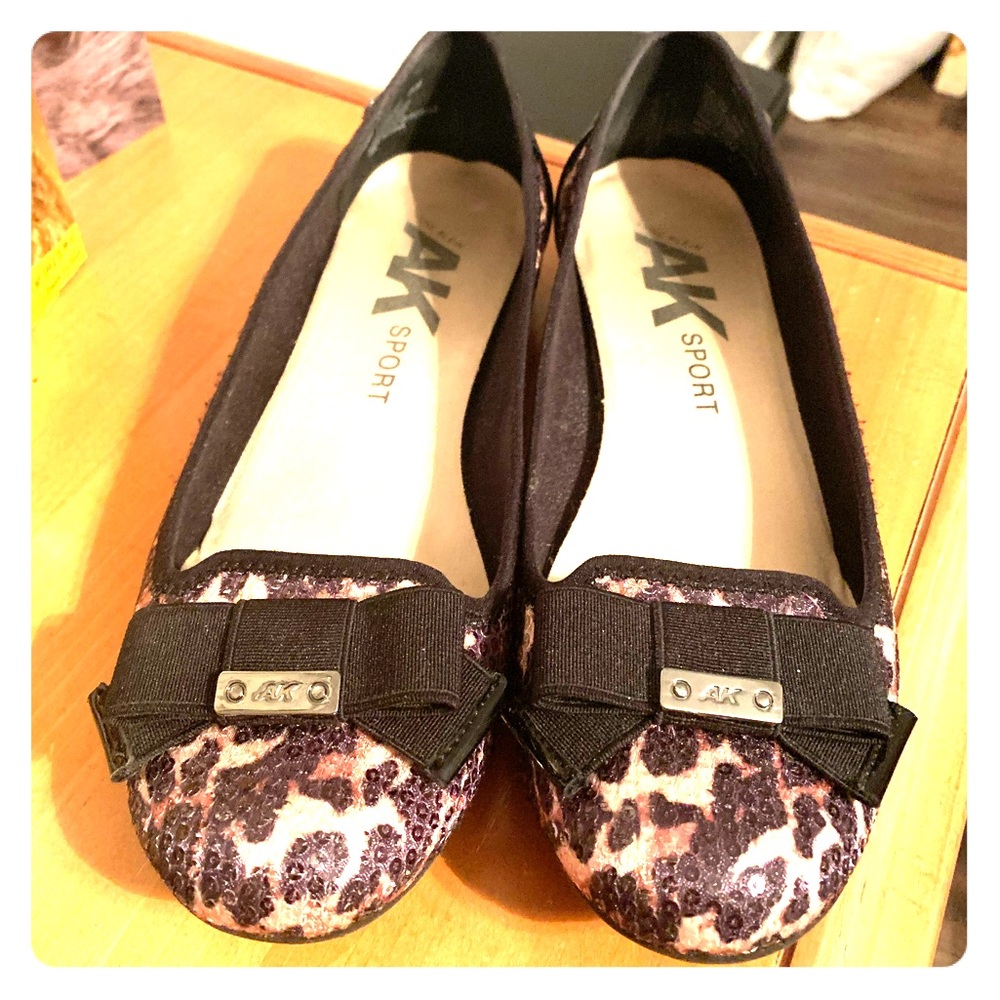 Anne Klein leopard shoes